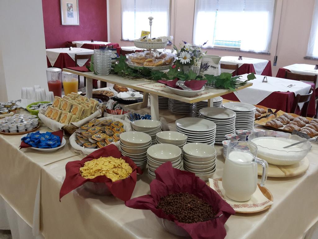 רימיני Hotel Annetta מראה חיצוני תמונה