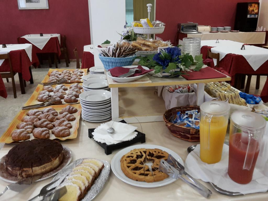 רימיני Hotel Annetta מראה חיצוני תמונה